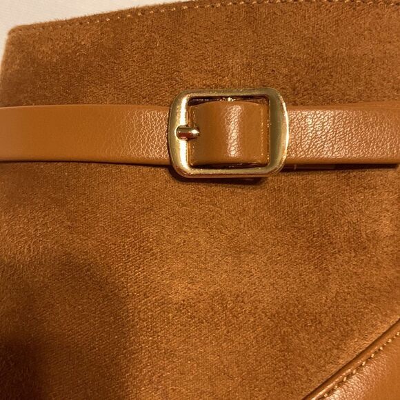 Women's size 5 chunky heels round toe ankle boots w/buckle. - Picture 8 of 10